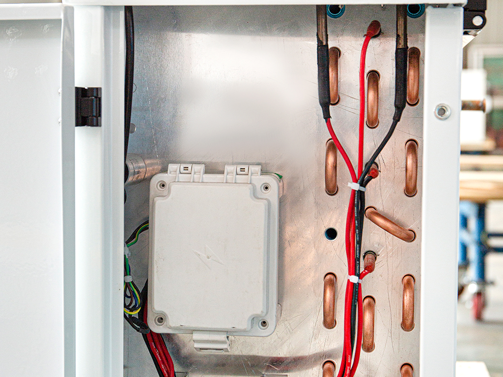 Internal junction box air cooler