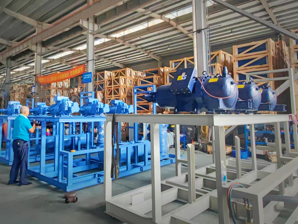 Customized multi-parallel screw compressor units